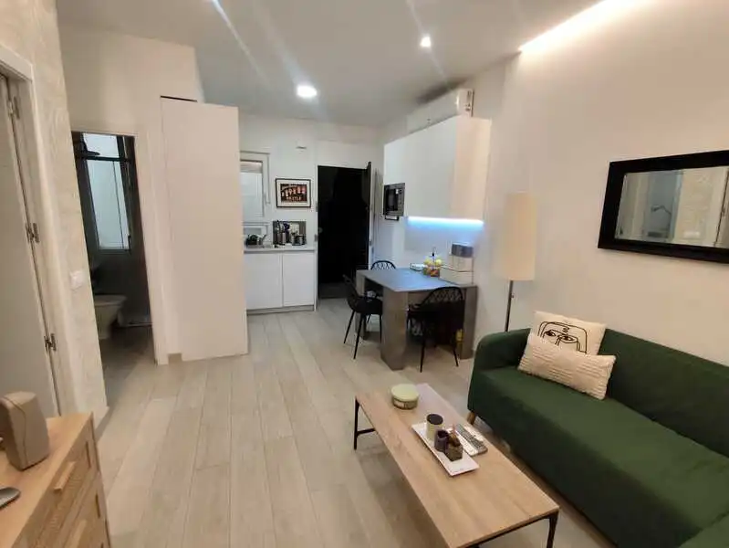 Sala de estar de Piso de alquiler en  Madrid Capital con Aire acondicionado y Trastero