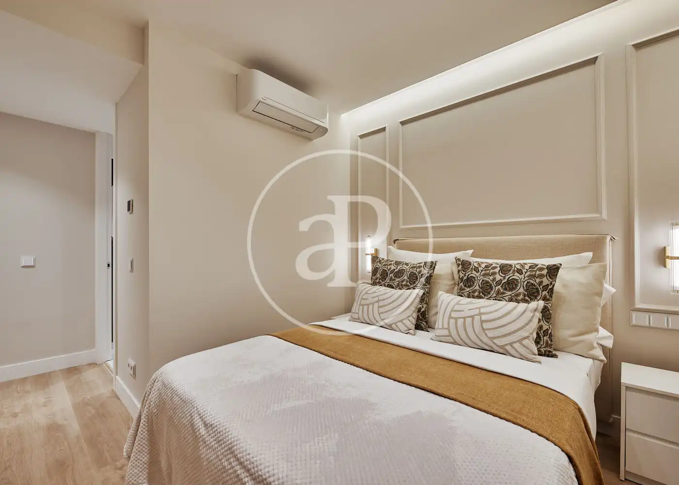 Bedroom of Flat for sale in Madrid  with Air Conditioner, Heating and Furnished