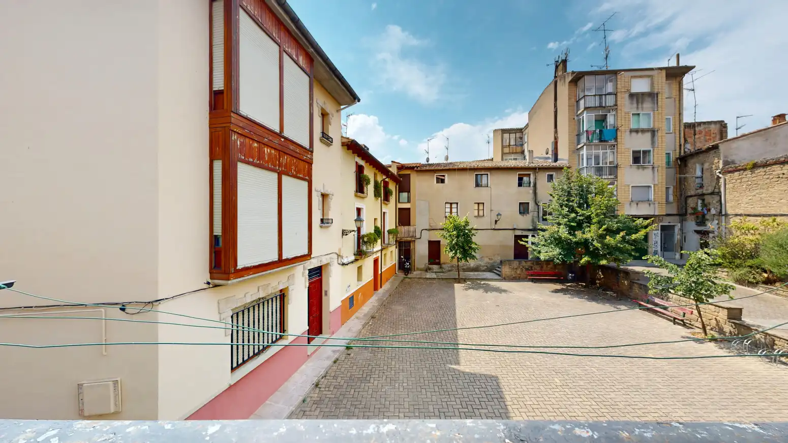 Außenansicht von Wohnung zum Verkauf in Tafalla mit Heizung, Abstellraum und Balkon