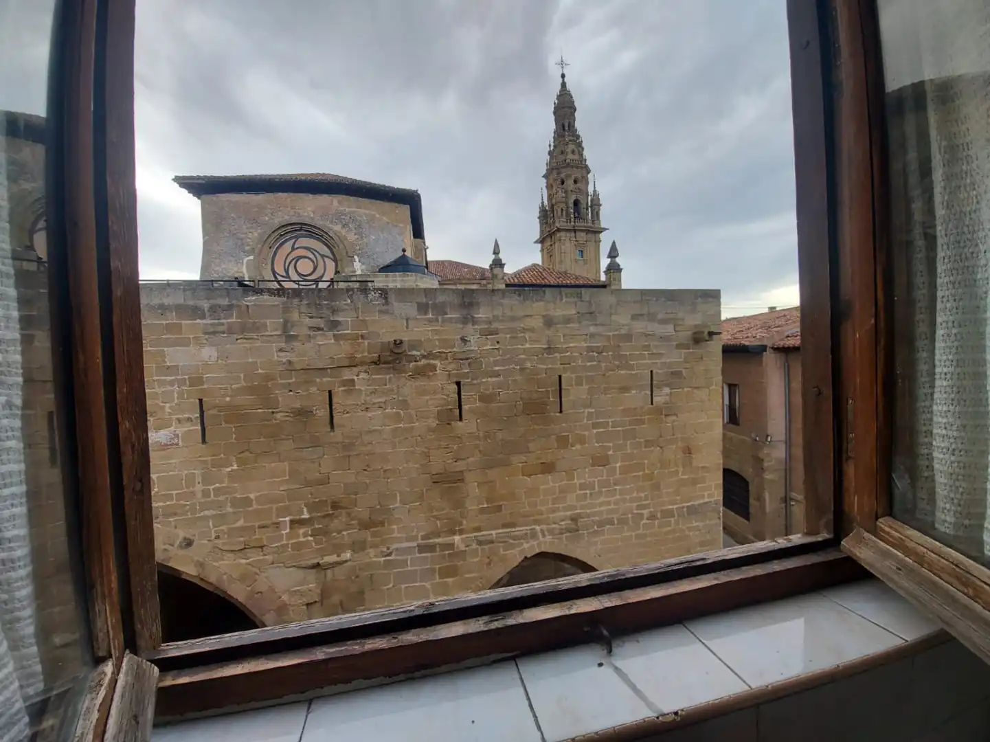 Vista exterior de Piso en venta en Santo Domingo de la Calzada con Calefacción
