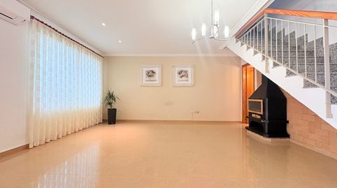 Foto 4 de Casa adosada de alquiler en Carrer de la Plaça de Bous, 22, Benaguasil, Valencia