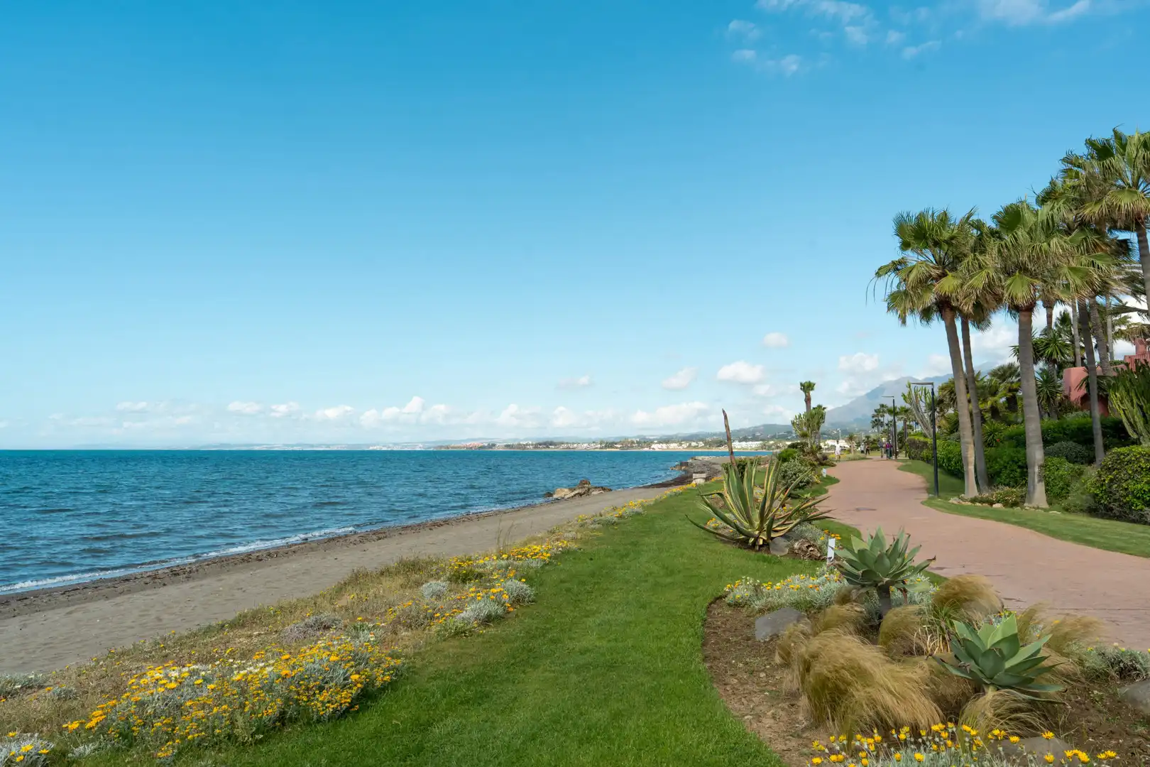 Exterior view of Attic for sale in Estepona  with Air Conditioner, Terrace and Swimming Pool