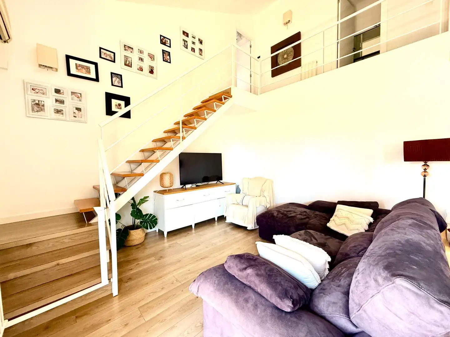 Wohnzimmer von Dachboden zum Verkauf in Mataró mit Klimaanlage, Heizung und Parkett