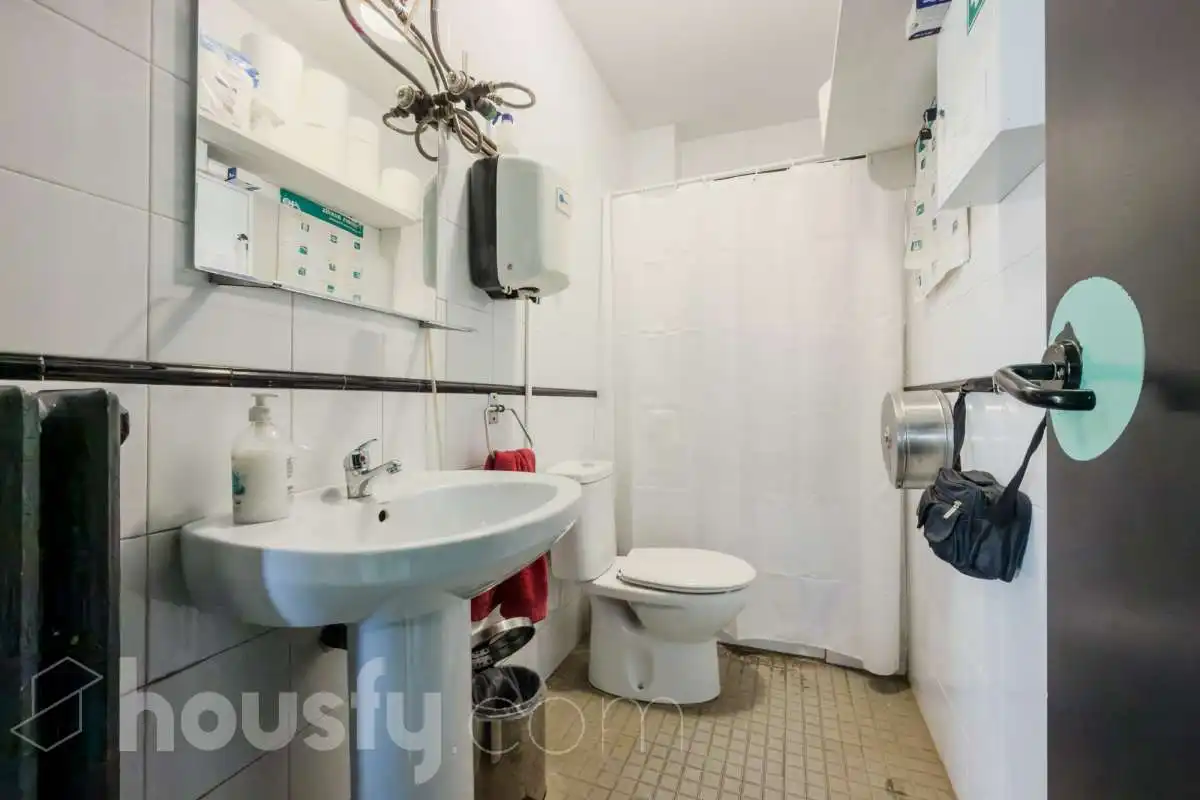 Baño de Casa o chalet en venta en Barcelona con Aire acondicionado, Calefacción y Jardín privado