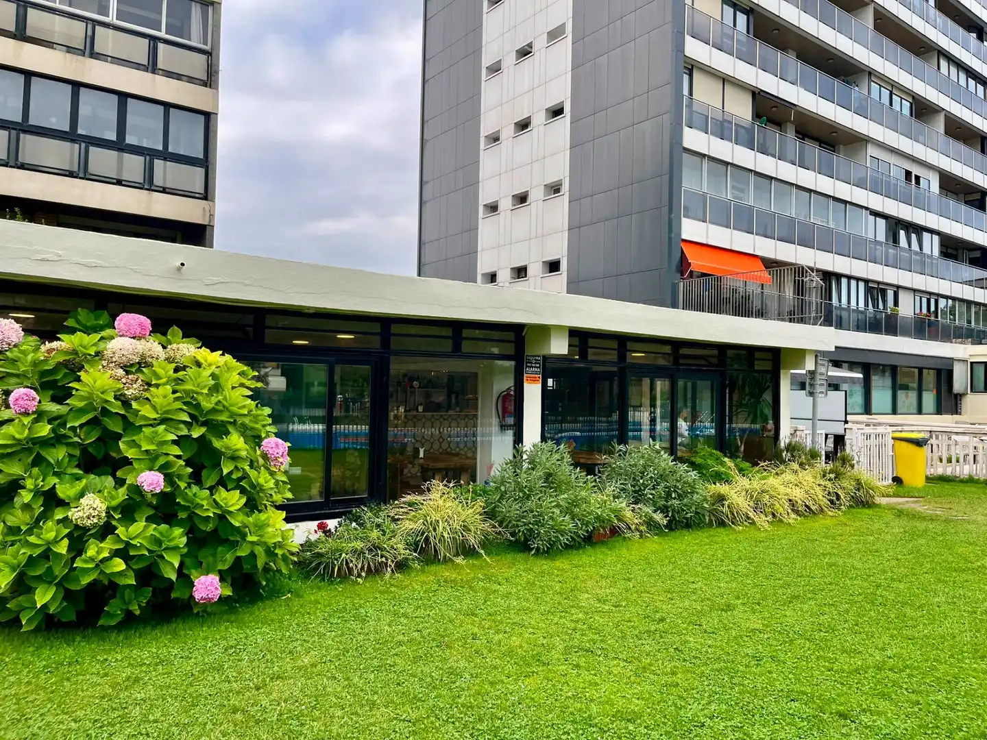Vista exterior de Estudi en venda en Zarautz amb Piscina comunitària