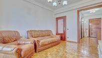 Sala d'estar de Pis en venda en  Pamplona / Iruña amb Calefacció, Parquet i Terrassa