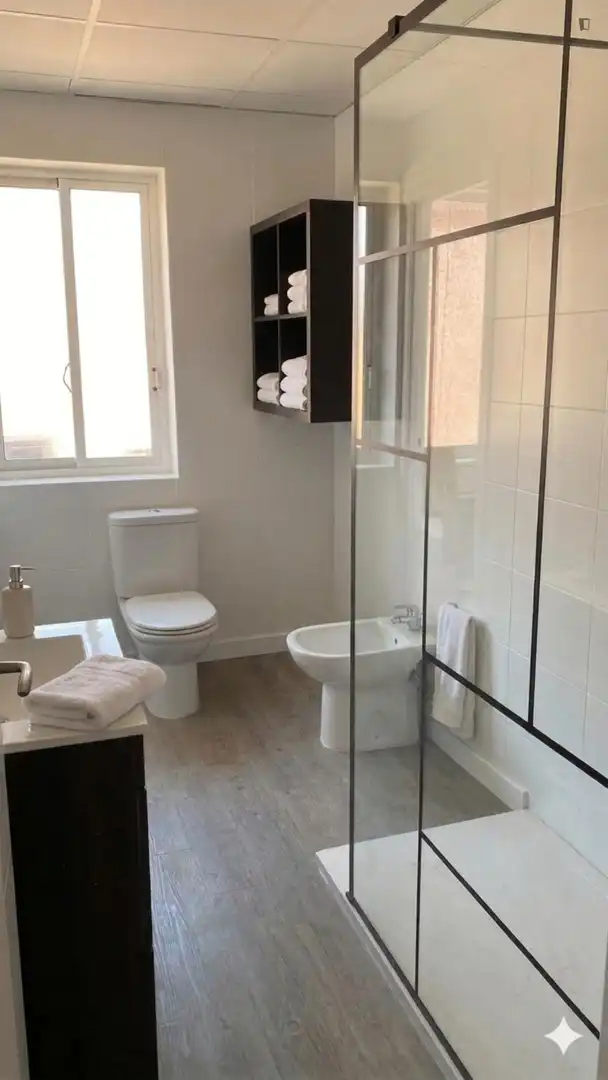 Baño de Apartamento para compartir en Murcia con Aire acondicionado, Calefacción y Amueblado