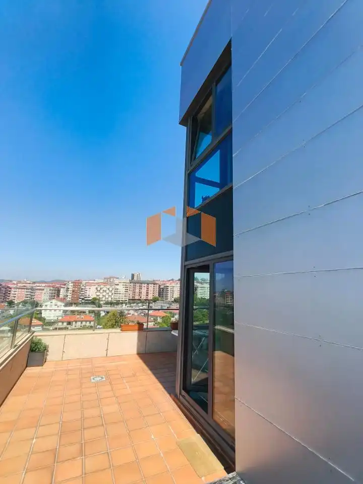 Vista exterior de Ático en venta en Vigo  con Aire acondicionado, Calefacción y Terraza