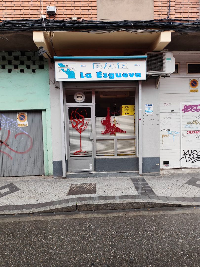 Premises for sale in Valladolid Capital  with Air Conditioner and Furnished