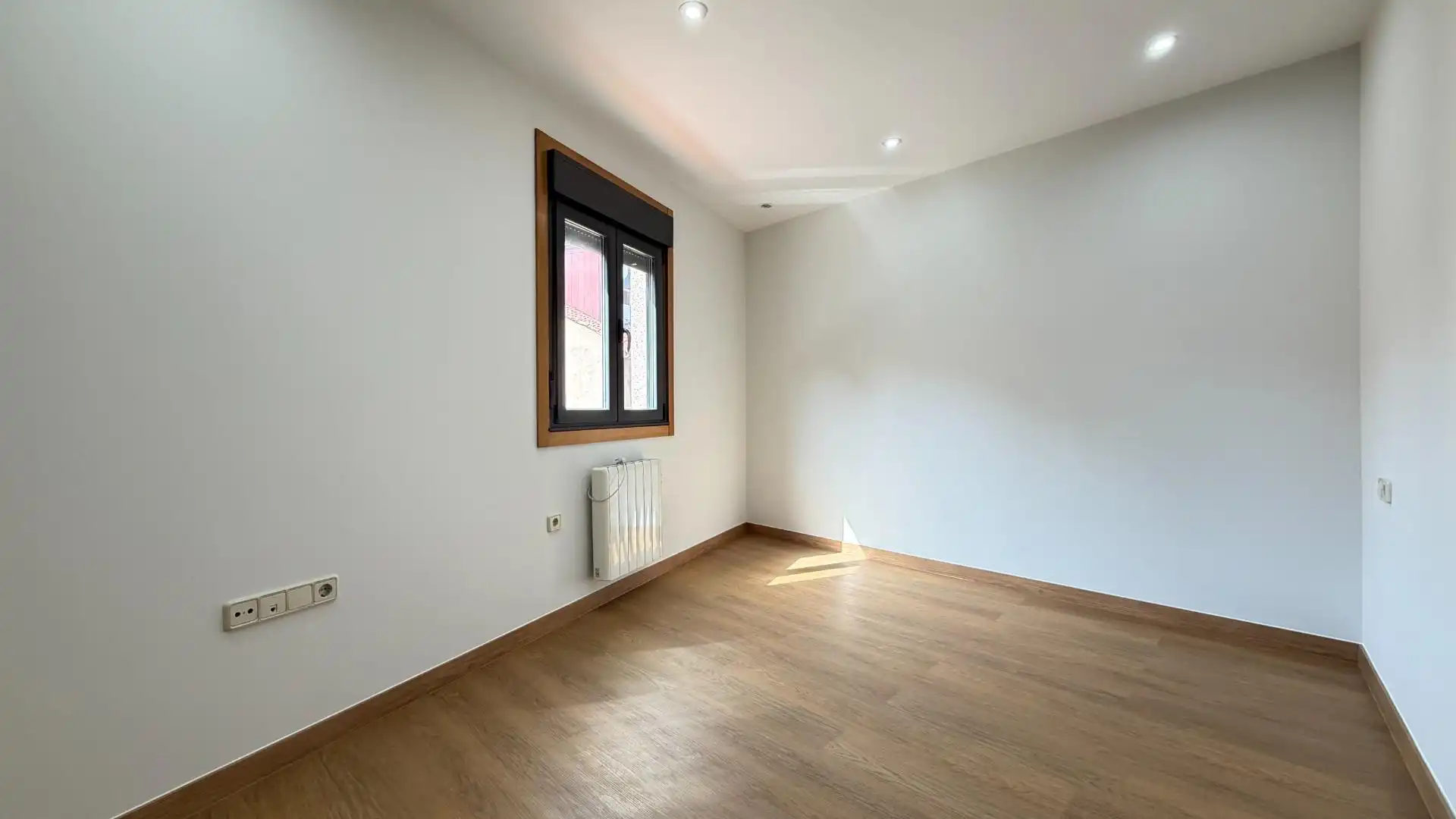 Bedroom of Flat for sale in Vigo   with Heating