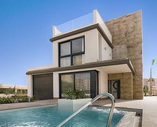 Vista exterior de Casa o xalet en venda en Orihuela amb Calefacció, Jardí privat i Terrassa