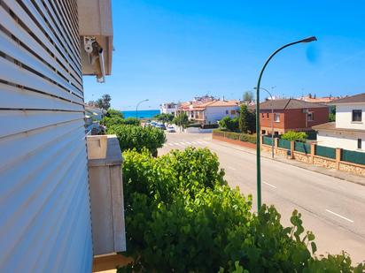 Exterior view of Flat for sale in Creixell  with Oven and Internet