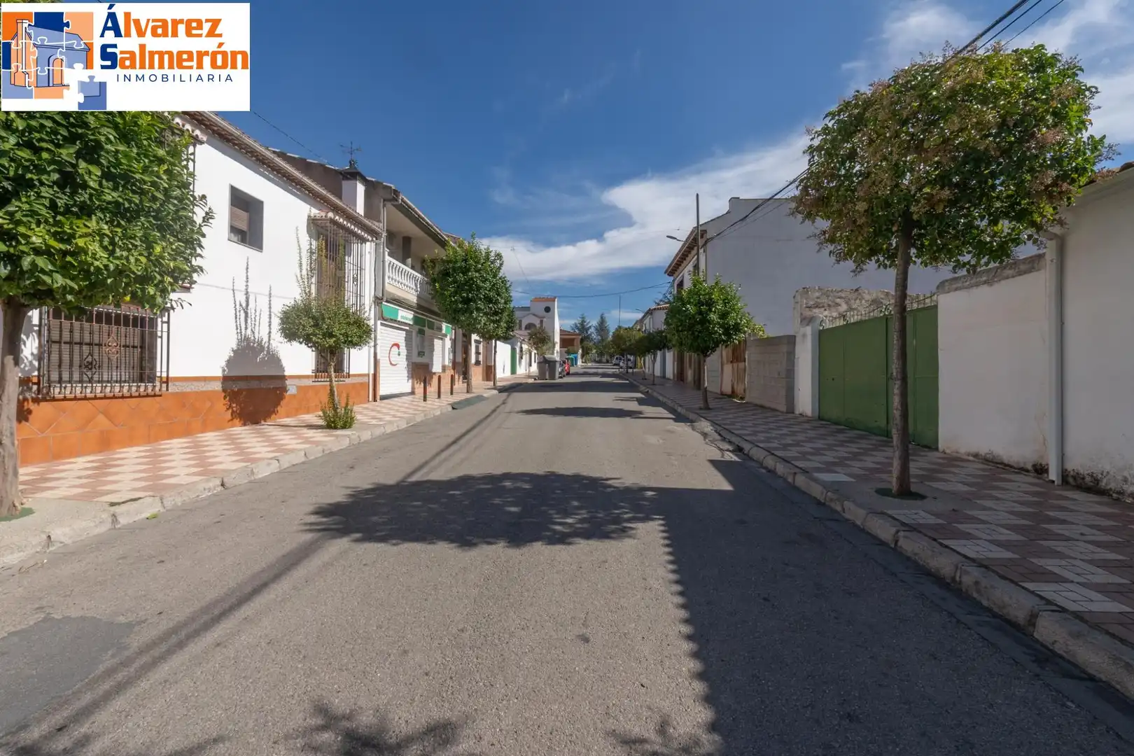 Vista exterior de Casa o xalet en venda en Albolote amb Terrassa i Balcó