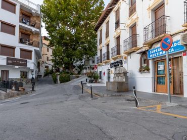 Casa pareada con balcón en venta en Güéjar Sierra