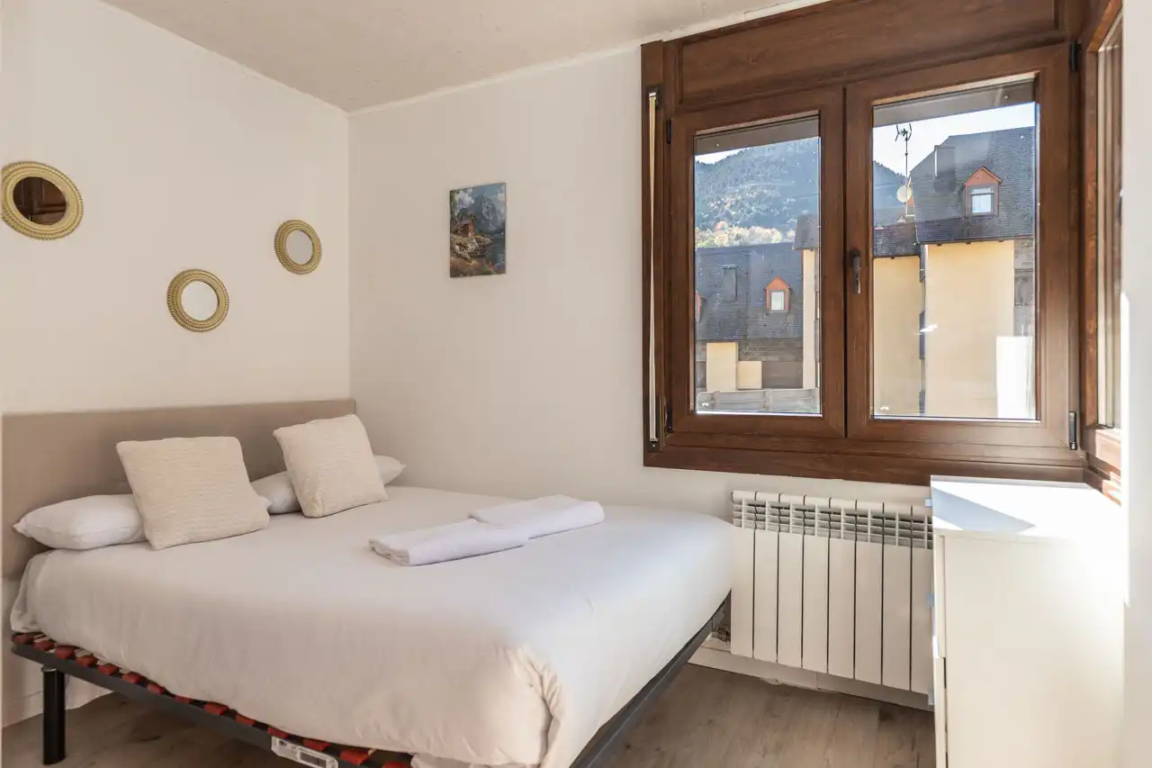 Dormitori de Apartament en venda en Vielha e Mijaran amb Calefacció, Parquet i Traster