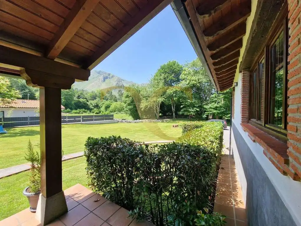 Jardí de Casa o xalet en venda en Llanes amb Calefacció, Jardí privat i Terrassa
