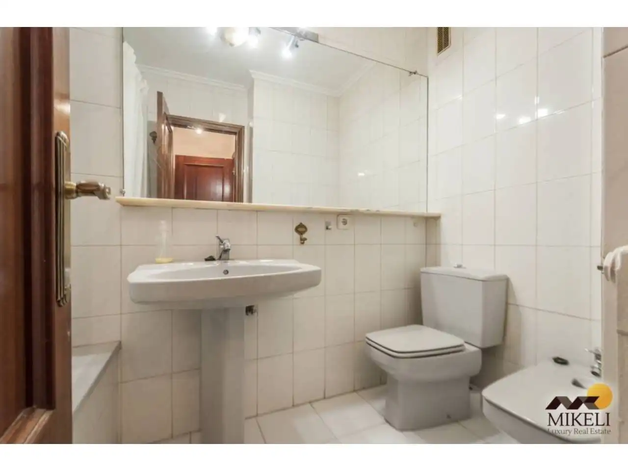 Badezimmer von Wohnung zur Miete in Santander mit Heizung