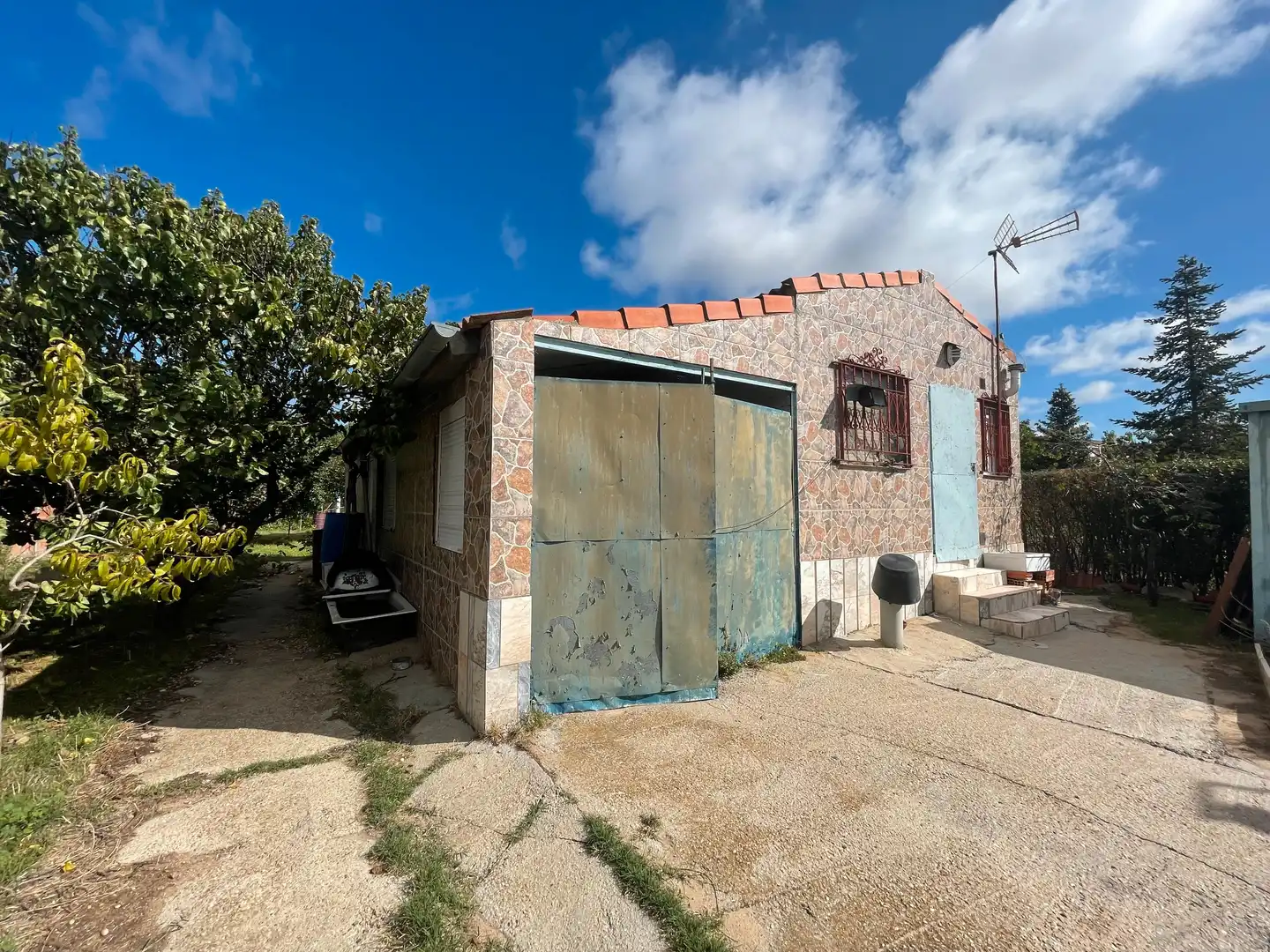 Vista exterior de Casa o chalet de alquiler en Tudela de Duero con Jardín privado, Horno y Microondas