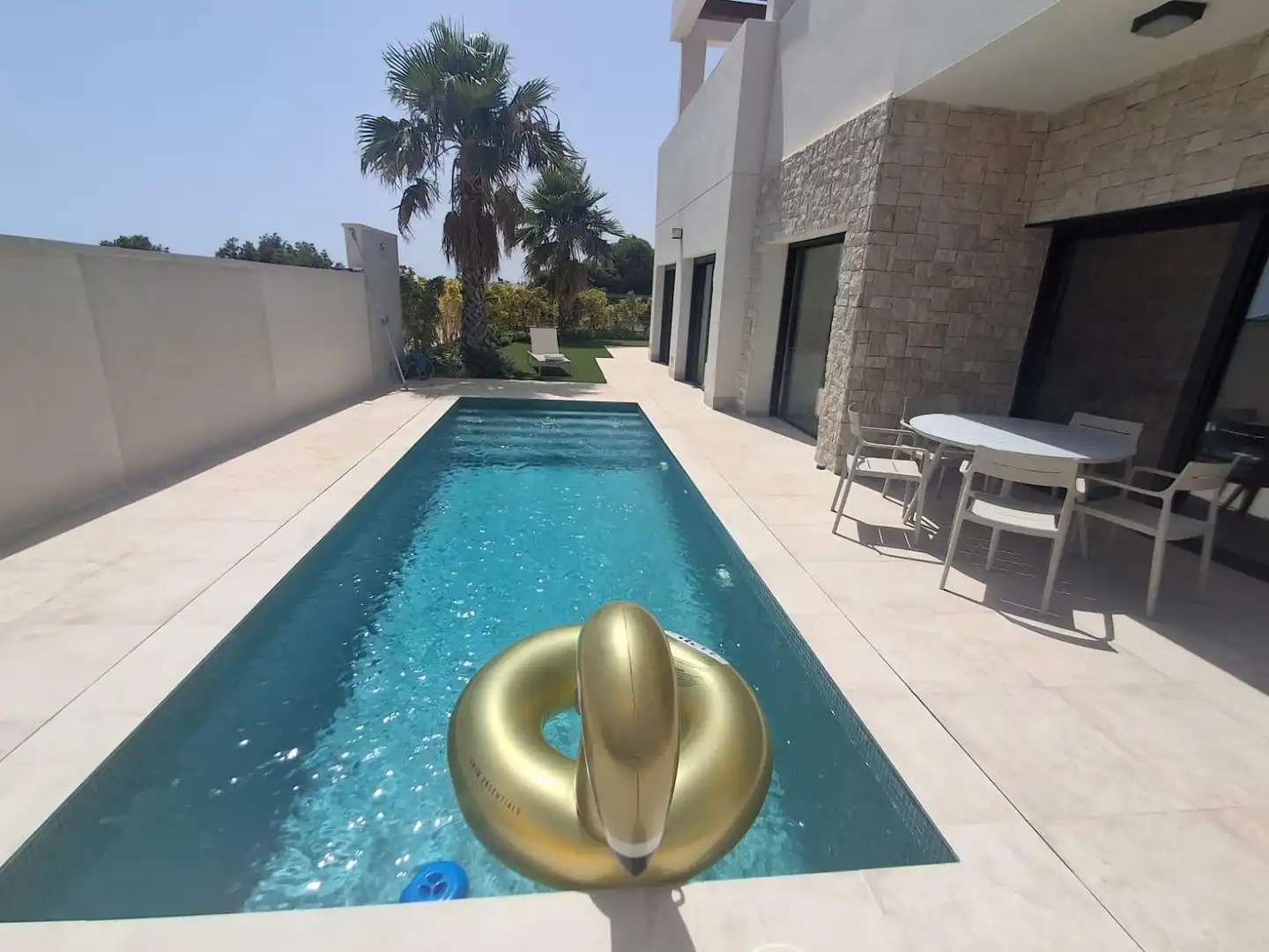 House with pool to rent in Calle PRAGA, imagen 3
