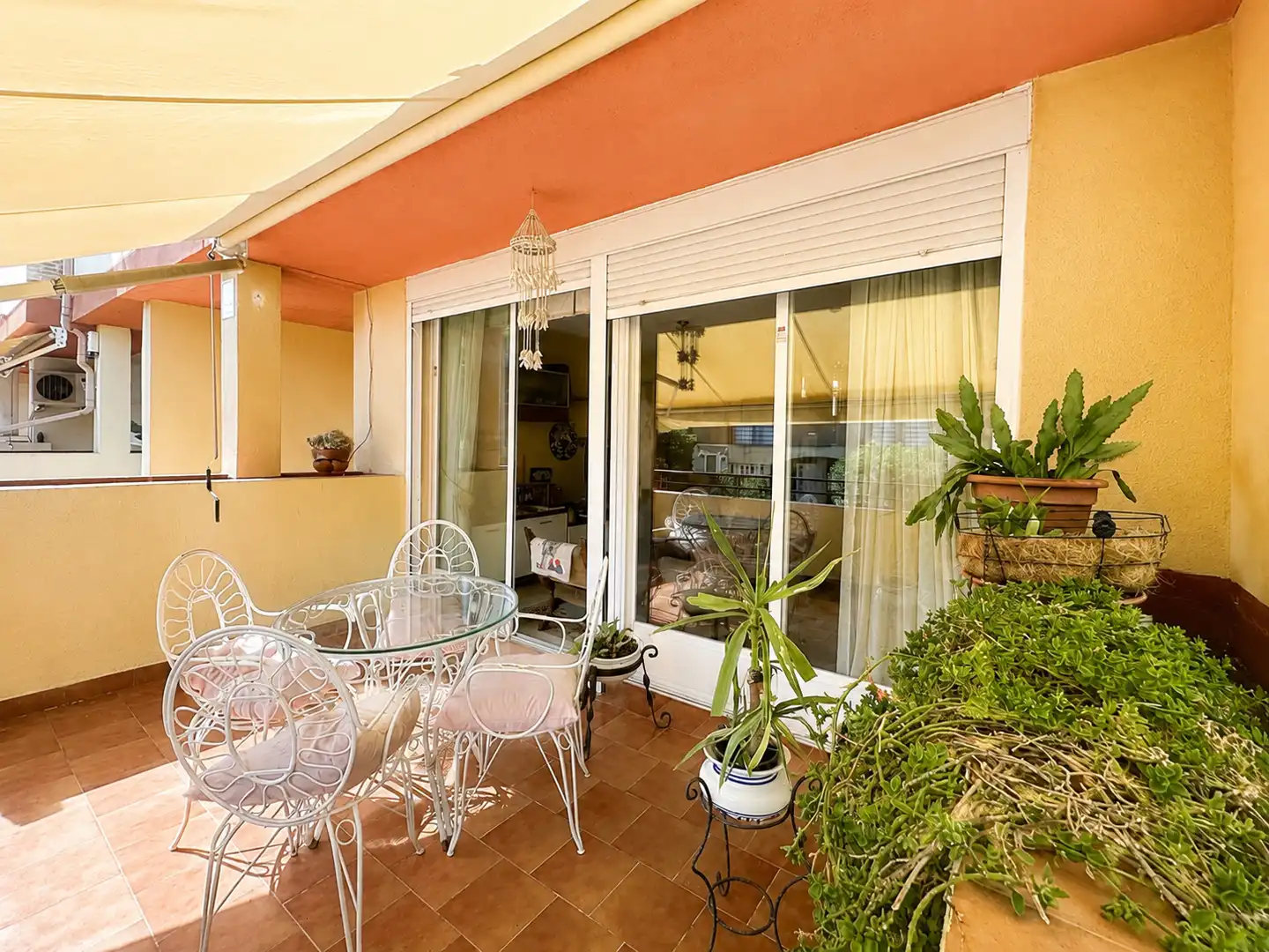 Terrasse von Einfamilien-Reihenhaus zum Verkauf in Torrelodones mit Gemeinschaftspool