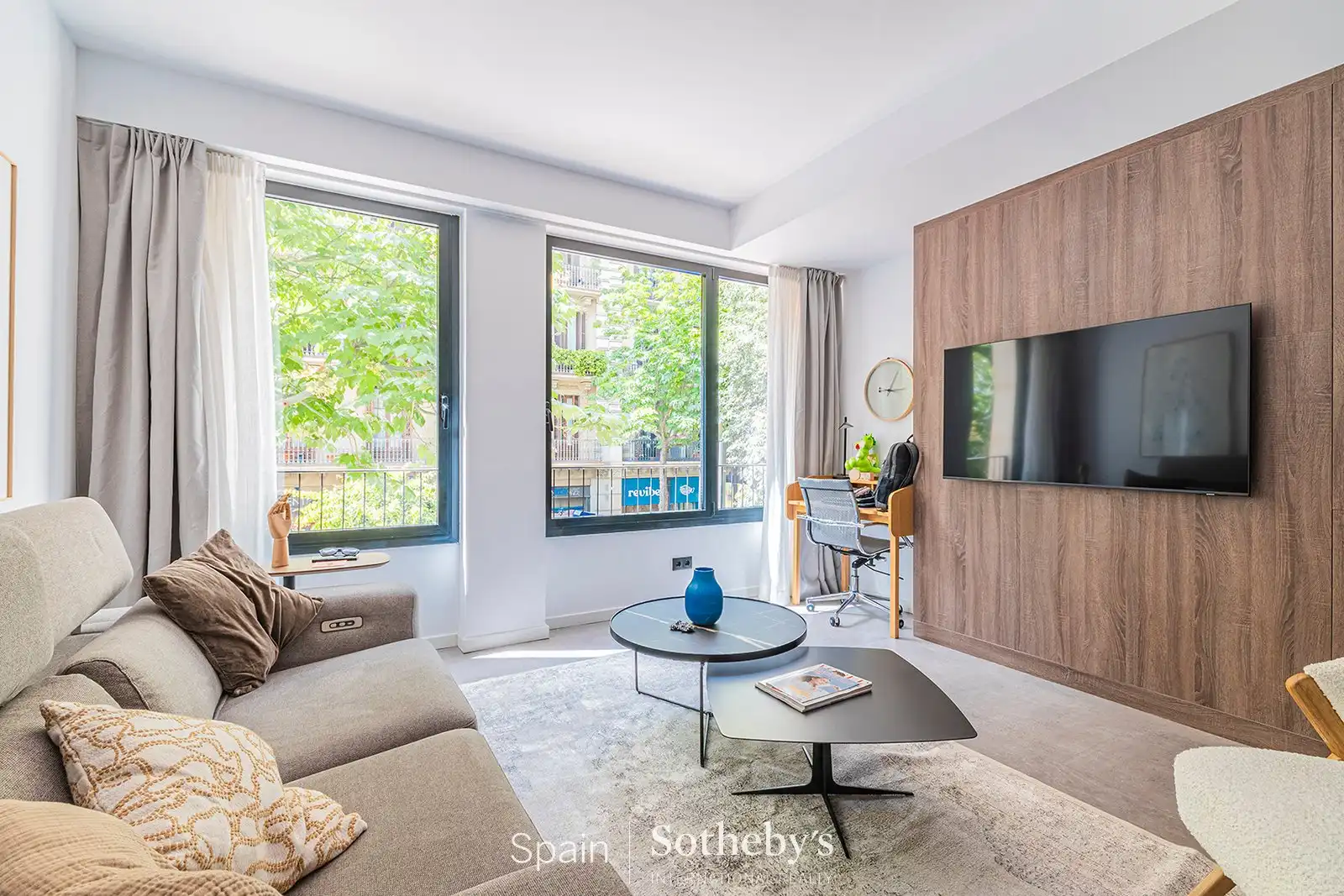 Apartment with lift for sale in Carrer del Consell de Cent, imagen 2