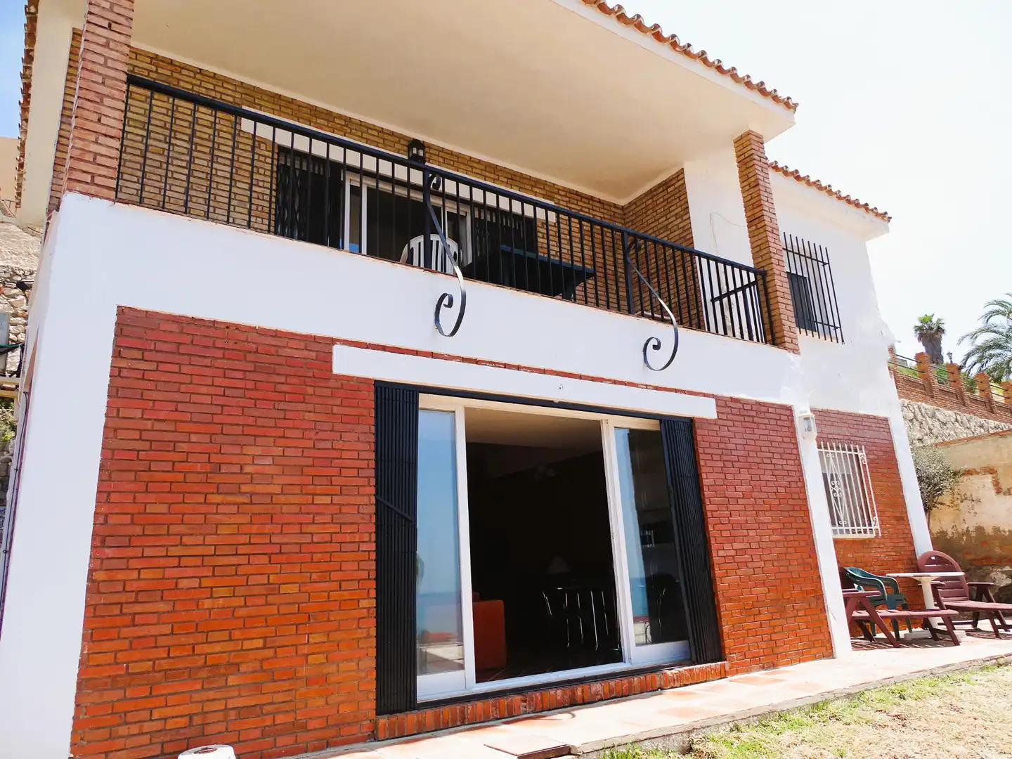 Vista exterior de Casa o chalet en venta en Rincón de la Victoria con Jardín privado y Amueblado