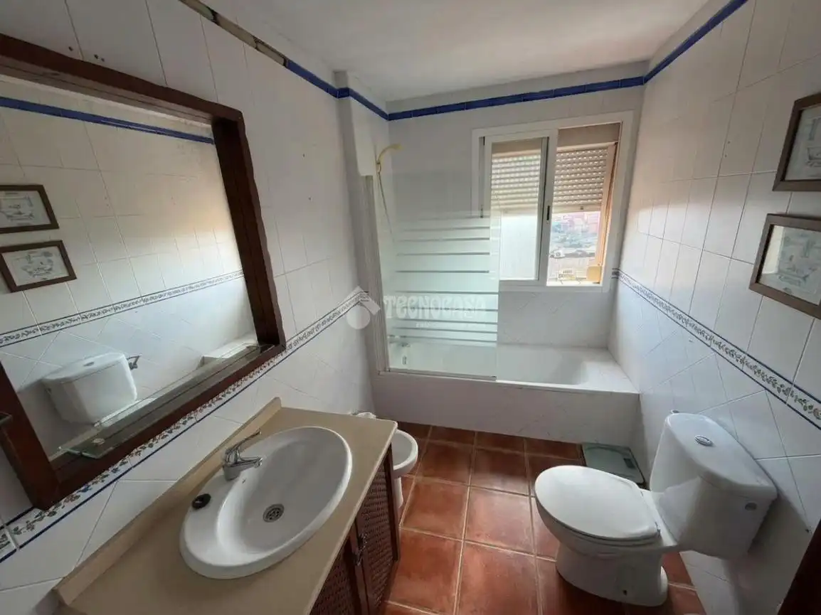 Casa bifamiliare con giardino in vendita a Av. Europa Res. Altavista, imagen 4