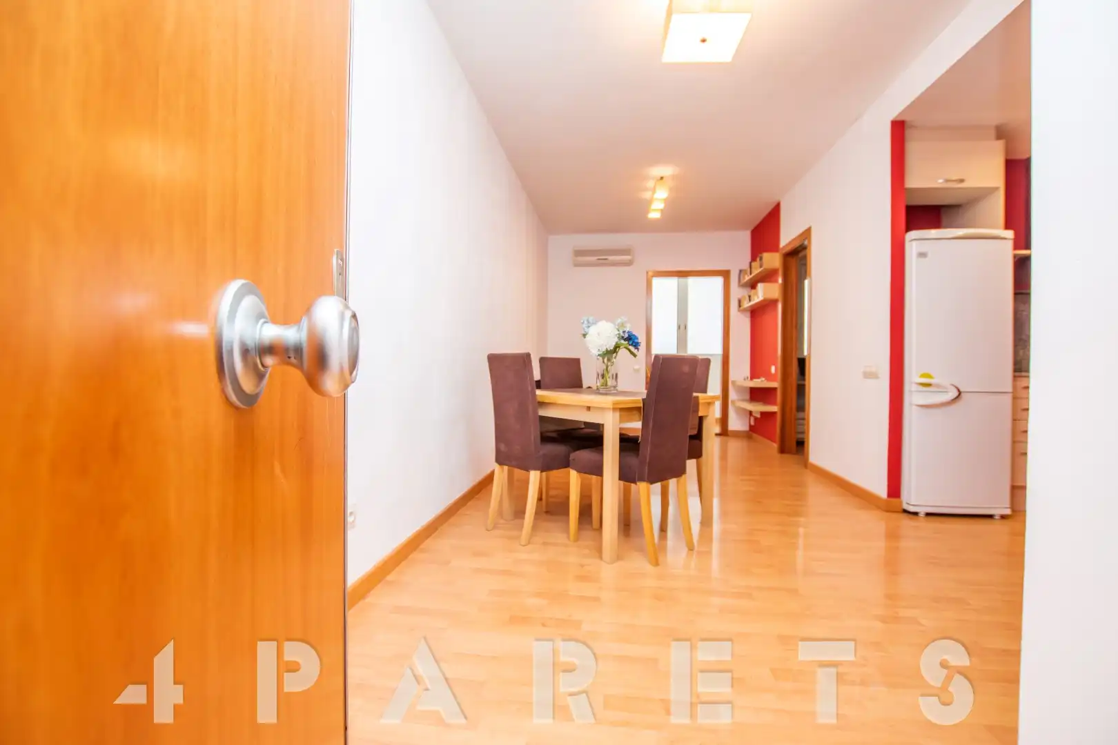 Piso con terraza en venta en Carrer de la Democràcia, imagen 2