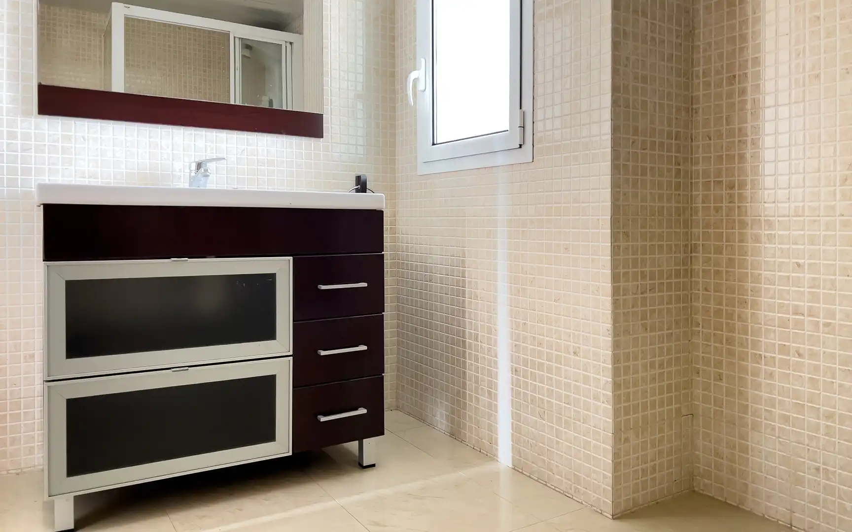 Baño de Casa o chalet en venta en Sant Boi de Llobregat con Aire acondicionado, Jardín privado y Trastero