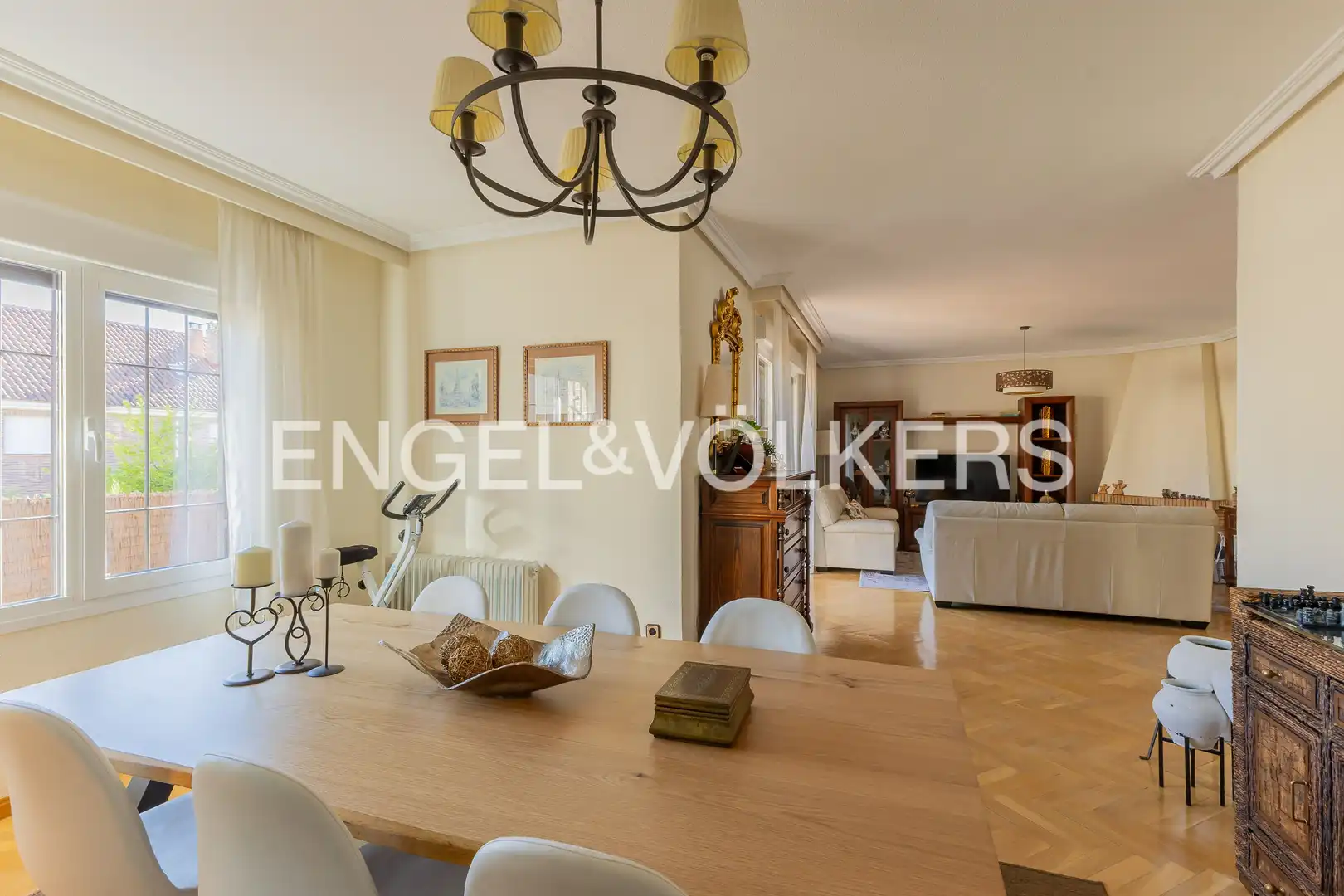 Comedor de Casa adosada en venta en Las Rozas de Madrid con Aire acondicionado, Calefacción y Jardín privado