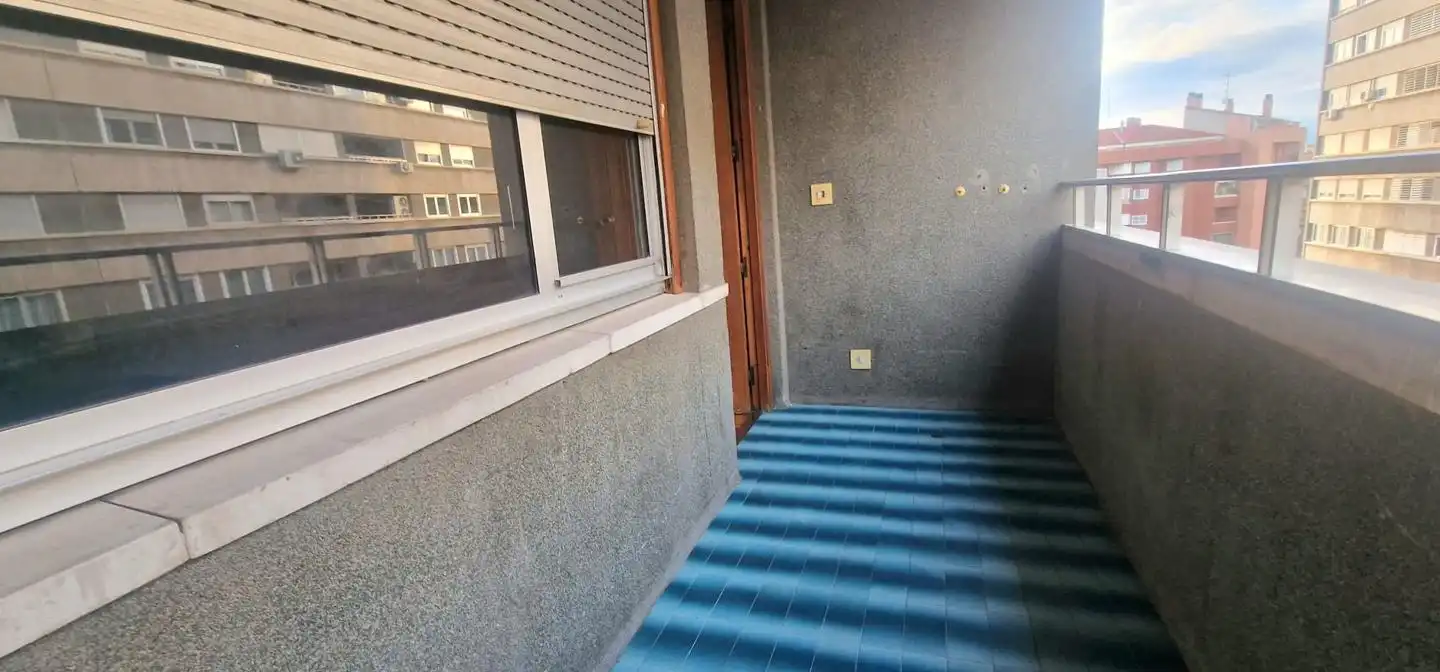 Piso en venta en Zaragoza con Calefacción, Terraza y Trastero
