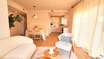 Sala d'estar de Planta baixa en venda en Vilanova i la Geltrú amb Parquet, Terrassa i Piscina comunitària