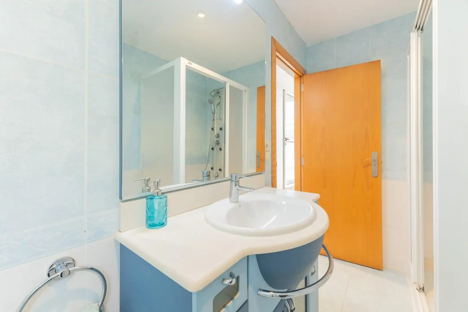 Badezimmer von Wohnung zum Verkauf in Mislata mit Klimaanlage, Terrasse und Möbliert