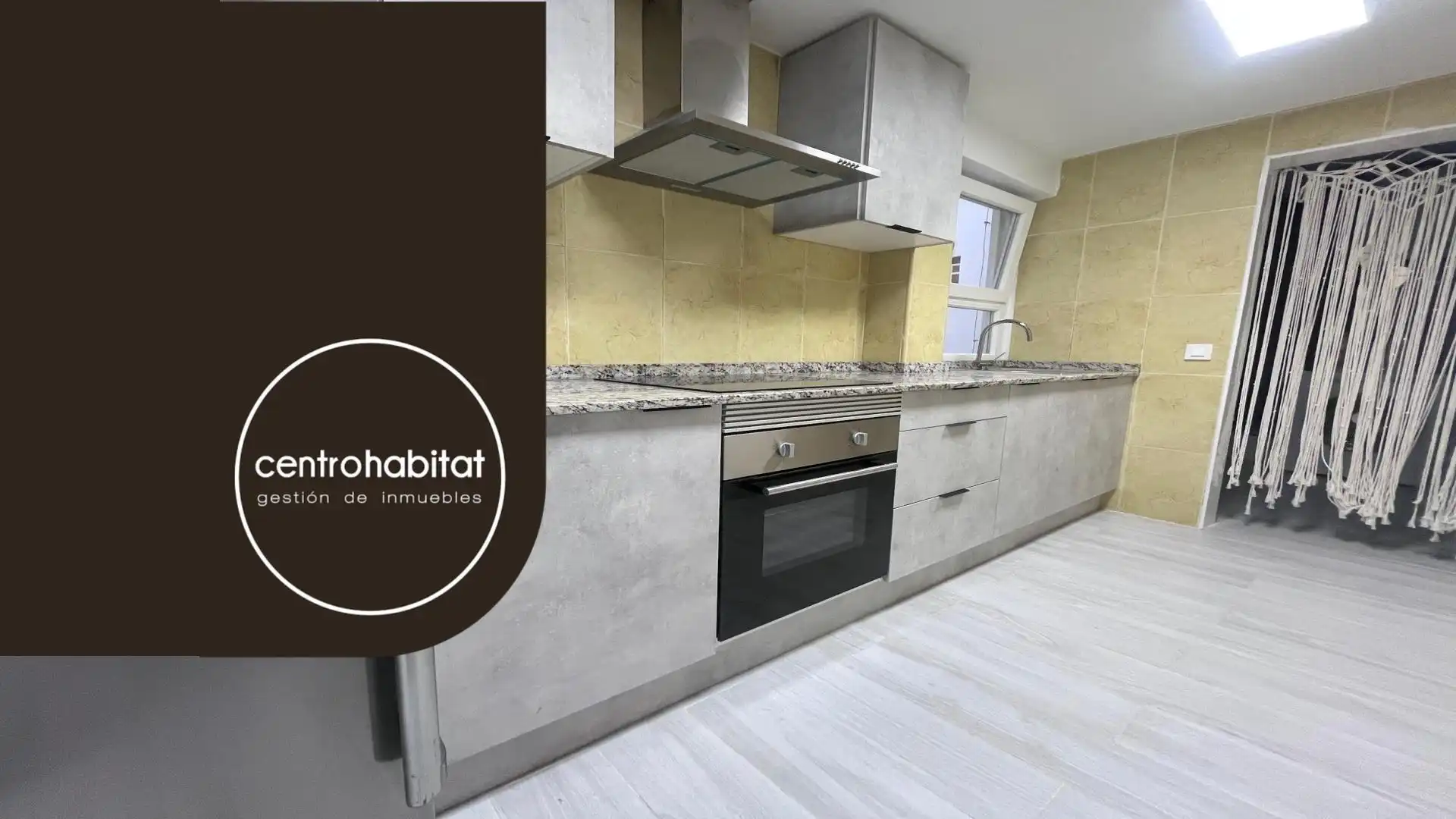 Cocina de Piso de alquiler en Elda con Balcón