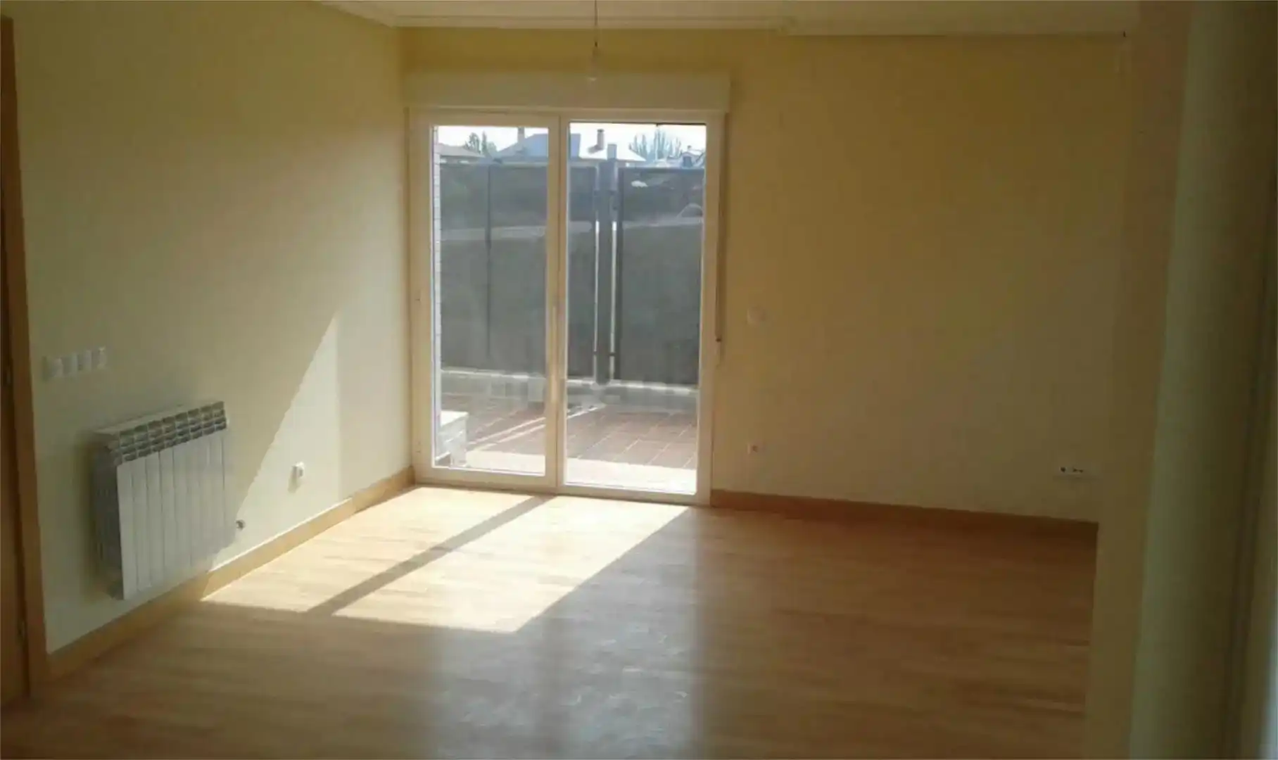 Sala d'estar de Casa o xalet en venda en Almazán amb Jardí privat i Parquet
