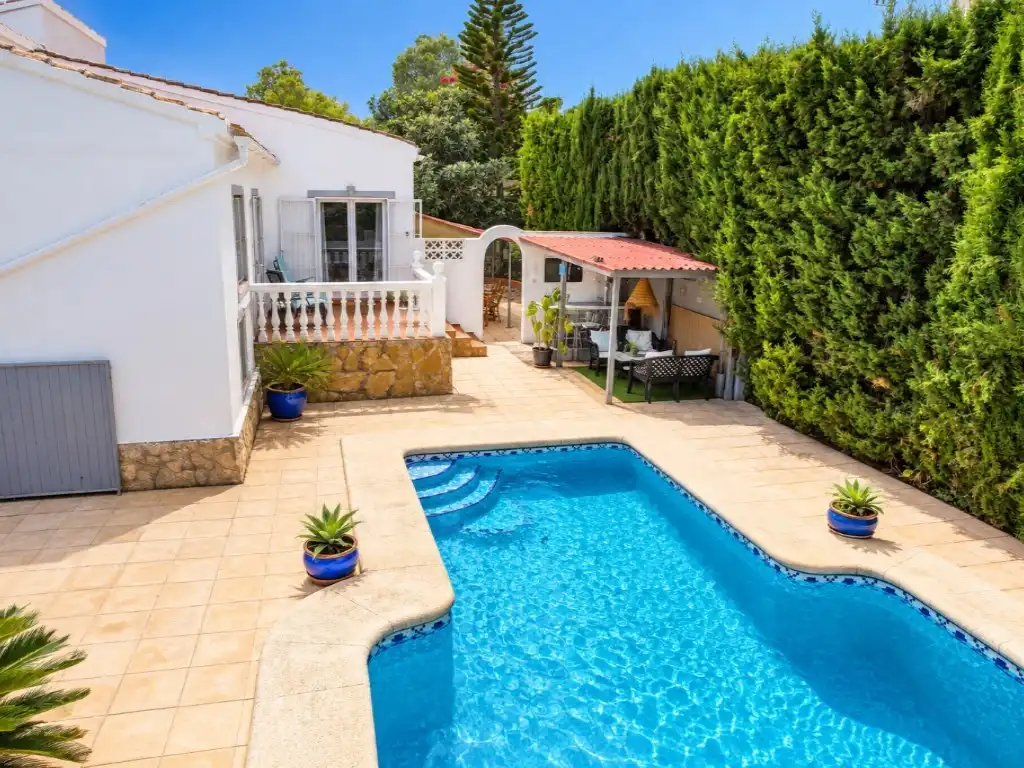 Piscina de Casa o xalet en venda en Partides comunes - Adsubia