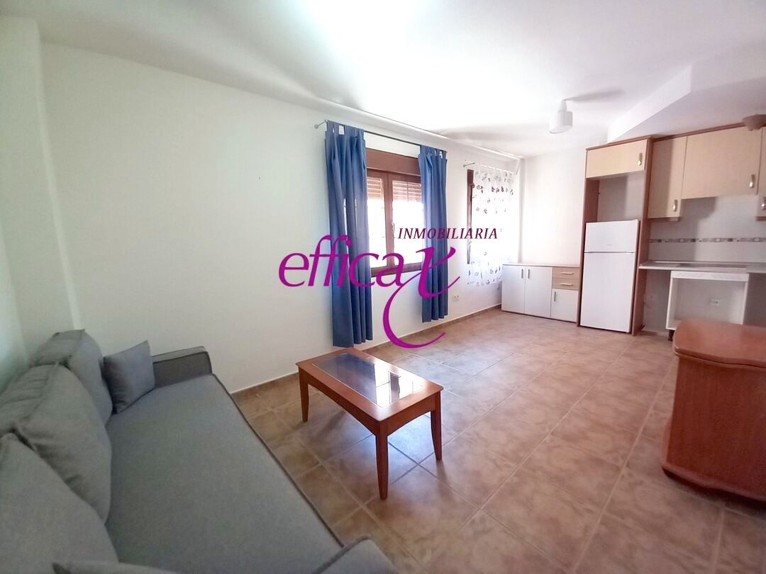 Wohnzimmer von Wohnung zum Verkauf in Gerindote