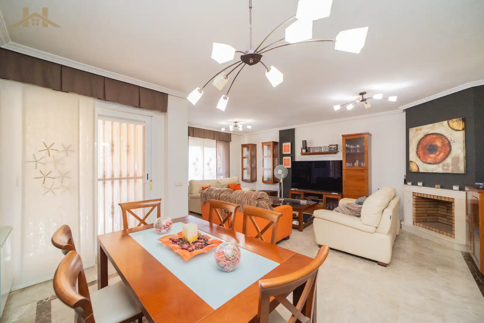 Sala de estar de Casa adosada en venta en Leganés con Aire acondicionado, Calefacción y Jardín privado