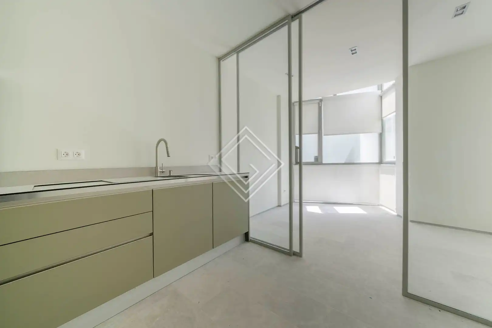 Cuina de Dúplex de lloguer en Madrid amb Jardí privat, Terrassa i Piscina