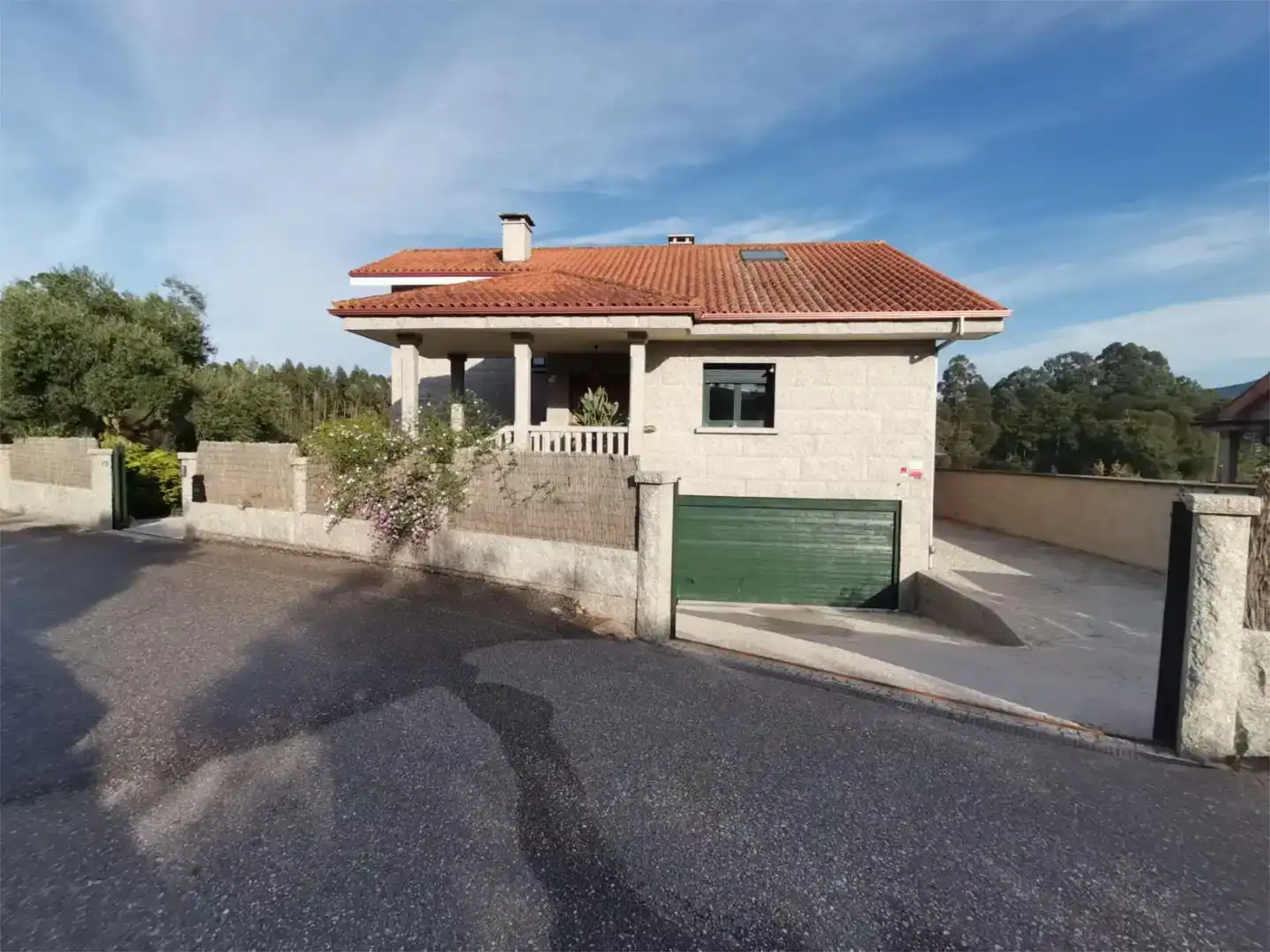 Vista exterior de Casa o xalet en venda en Tomiño amb Piscina i Balcó