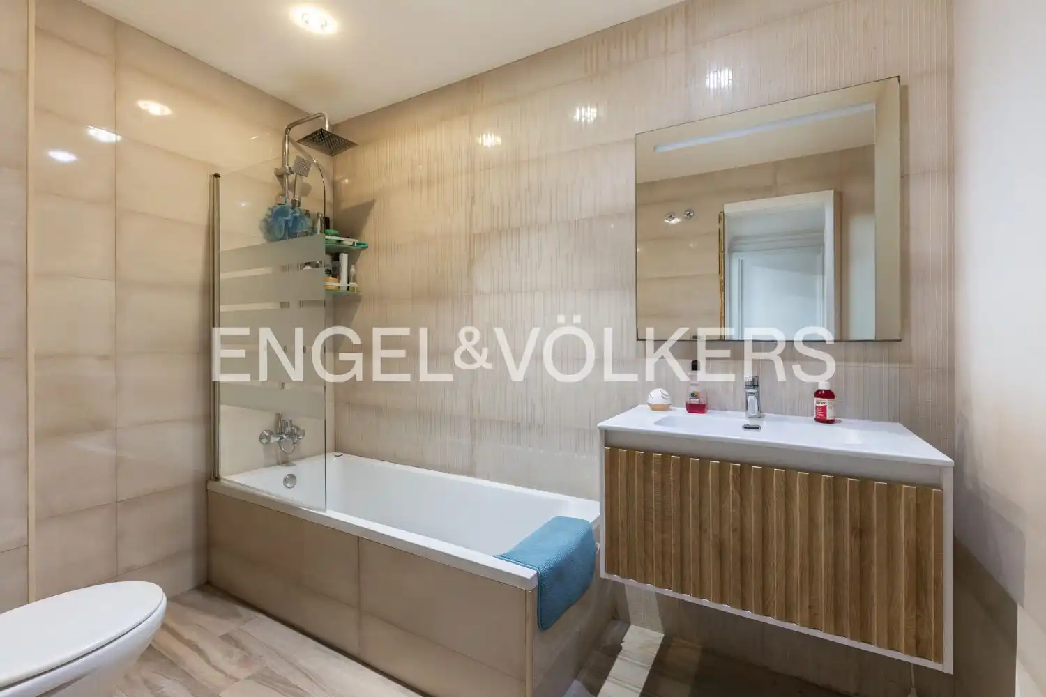 Baño de Piso en venta en Valencia con Aire acondicionado, Calefacción y Parquet
