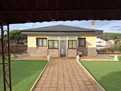 Vista exterior de Casa o xalet en venda en Vidreres amb Calefacció i Terrassa