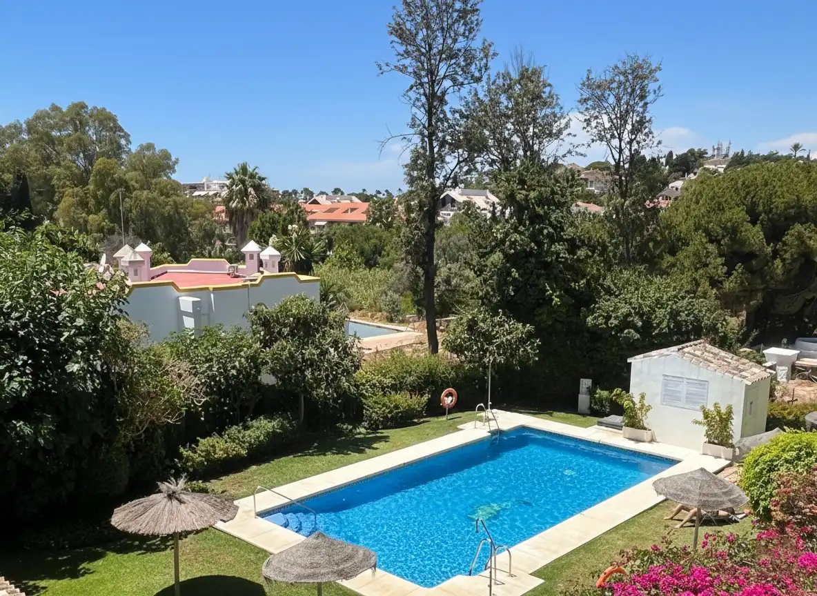 Piscina de Apartament en venda en Marbella amb Aire condicionat, Terrassa i Piscina