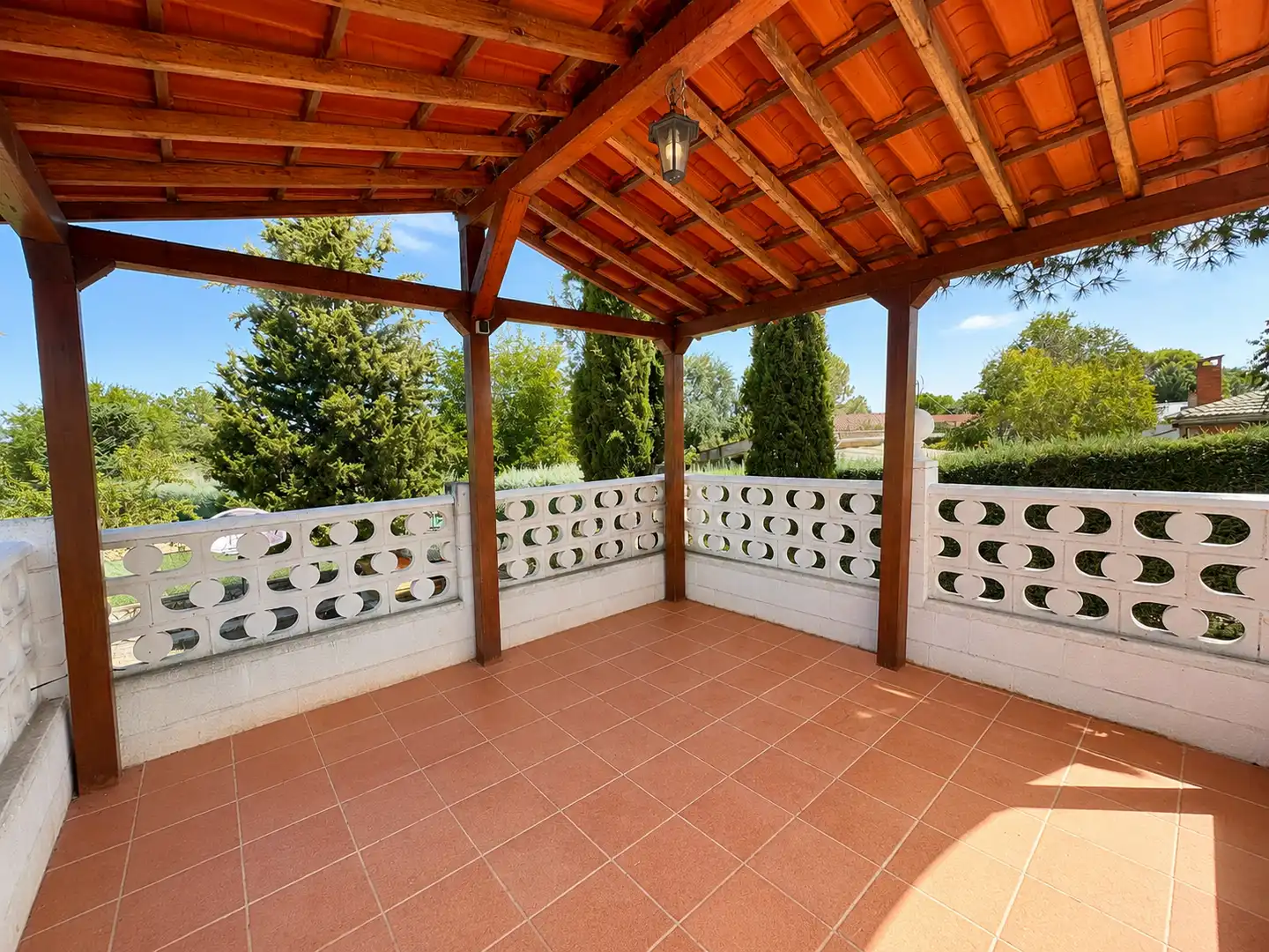 Terraza de Casa o chalet en venta en Nuevo Baztán con Aire acondicionado, Calefacción y Jardín privado