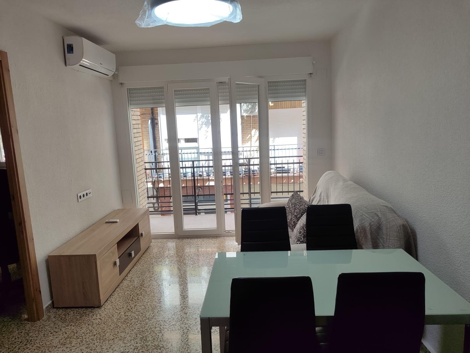 Living room of Flat to rent in  Granada Capital  with Air Conditioner, Terrace and Balcony