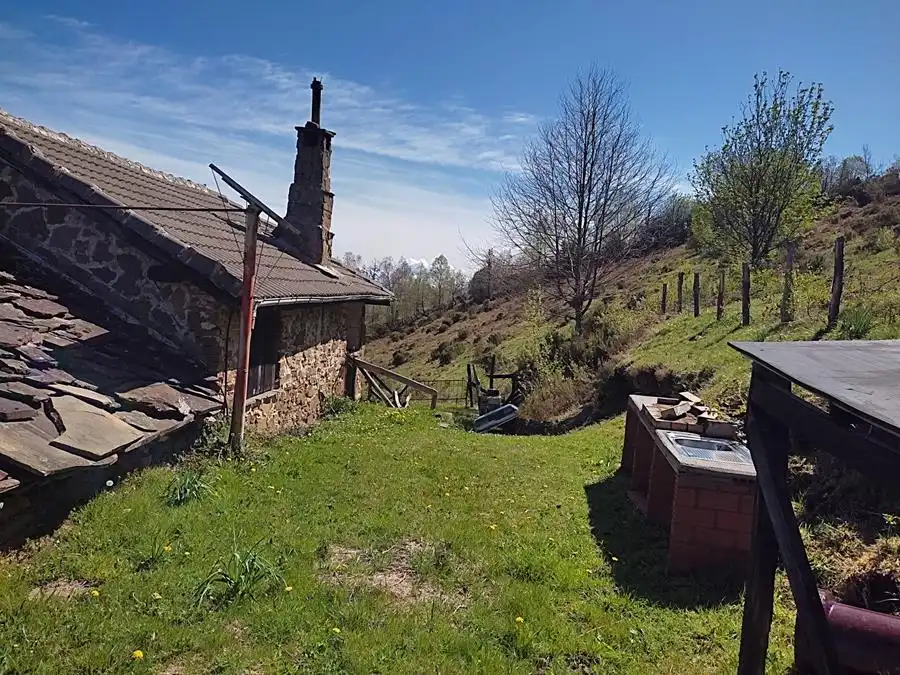 Finca rústica en venda en Aller amb Moblat