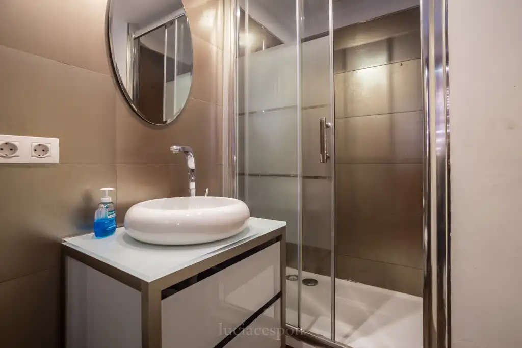 Badezimmer von Wohnungen zum Verkauf in  Palma de Mallorca mit Klimaanlage, Heizung und Terrasse