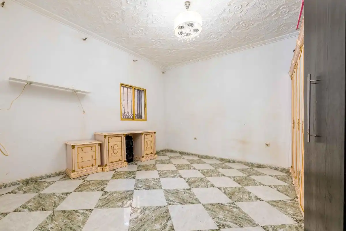 Casa adosada en venda en Sevilla amb Calefacció