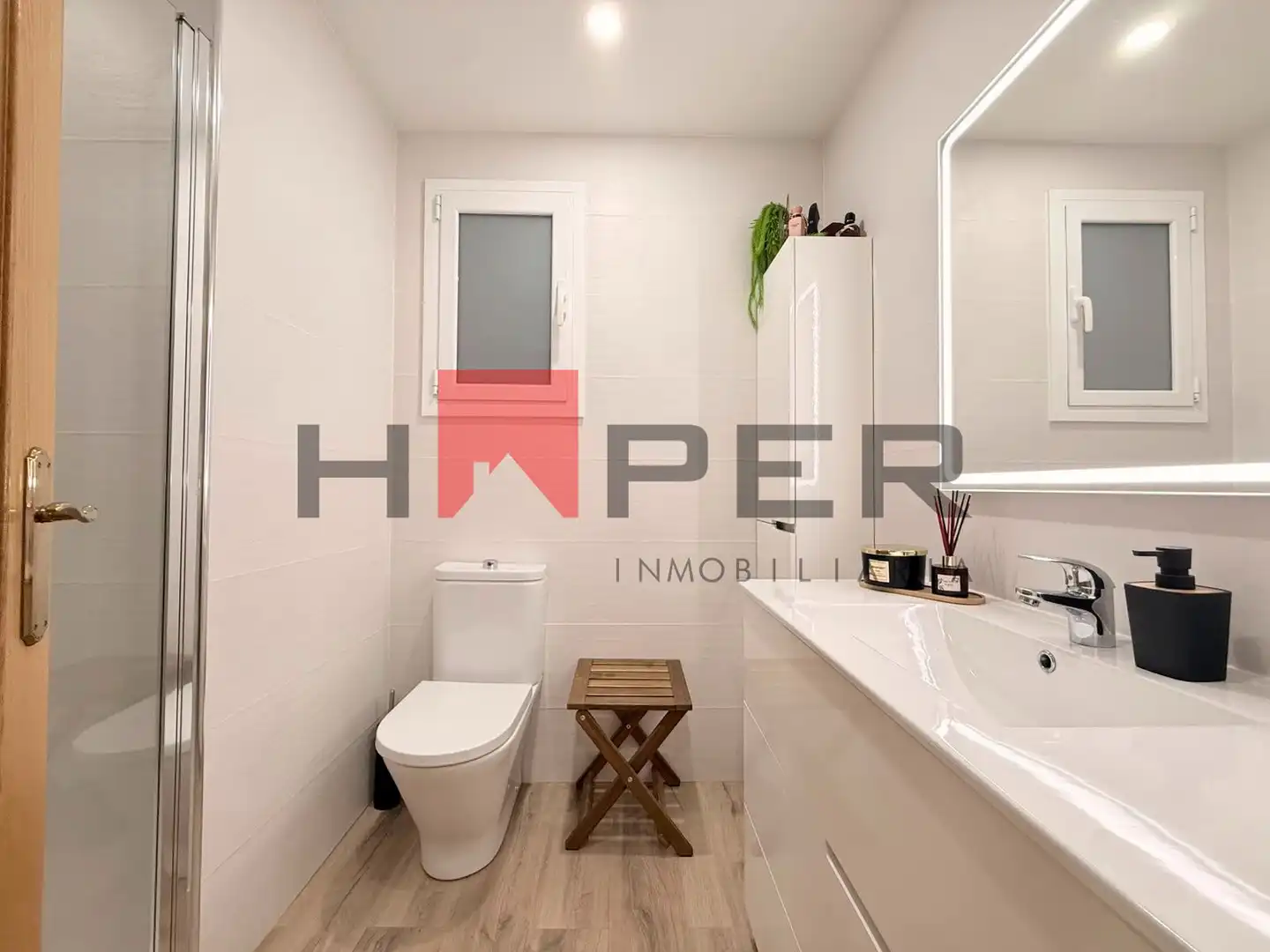 Bathroom of Flat for sale in El Prat de Llobregat  with Heating and Parquet flooring