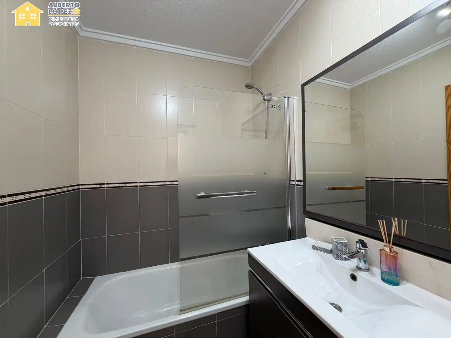 Baño de Casa o chalet de alquiler en Santa Pola con Terraza, Amueblado y Alarma